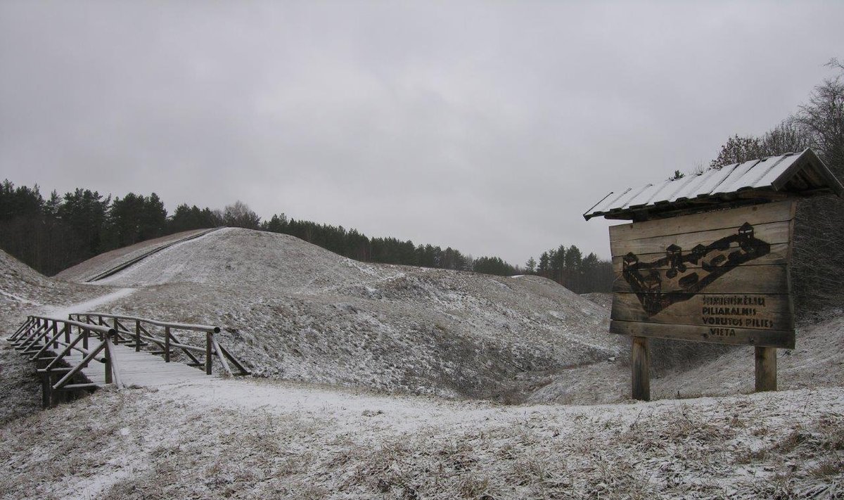 Šeimyniškėlių piliakalnis