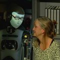 Londono teatro scenoje kartu su aktoriais debiutavo robotas