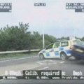 Vogtu automobiliu Britanijoje partrenktas policininkas pasivijo vagį