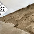 После бури на пляже в Ниде обнаружен металлический бочонок с надписью UN 2927