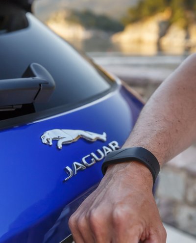 "Jaguar F-Pace" galima rakinti apyranke