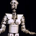 Kinai nebenori dirbti pigiai – tenka juos keisti robotais