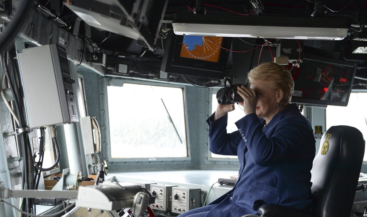 Prezidentė D. Grybauskaitė lankėsi JAV karinių jūrų pajėgų laive Oscar Austin