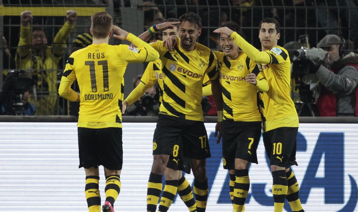 Dortmundo "Borussia" futbolininkai džiaugiasi