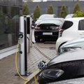 Dalis lietuvių susilaiko nuo elektromobilio įsigijimo dėl kelių priežasčių: neskatina net degalų kainos