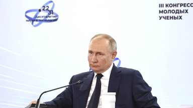 Путин: на расширение поддержки молодых ученых денег нет