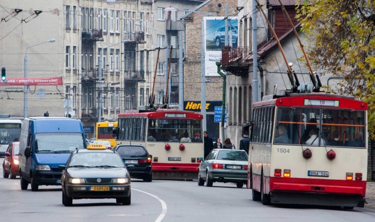 Transportas atsakingas už didelę dalį Lietuvos CO2 išmetimų