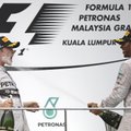 F-1 Malaizijos lenktynėse – L. Hamiltono dominavimas ir „Red Bull“ mechanikų žioplumas