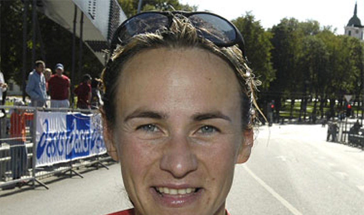 Pirmojo tarptautinio Vilniaus maratono nugalėtoja lietuvė K.Saltanovič.