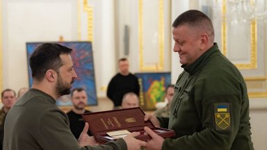 Zelenskis atleido Zalužną iš karinės tarnybos, paskyrė ambasadoriumi JK