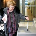 Senjorai ir neįgalieji dar gali balsuoti namuose