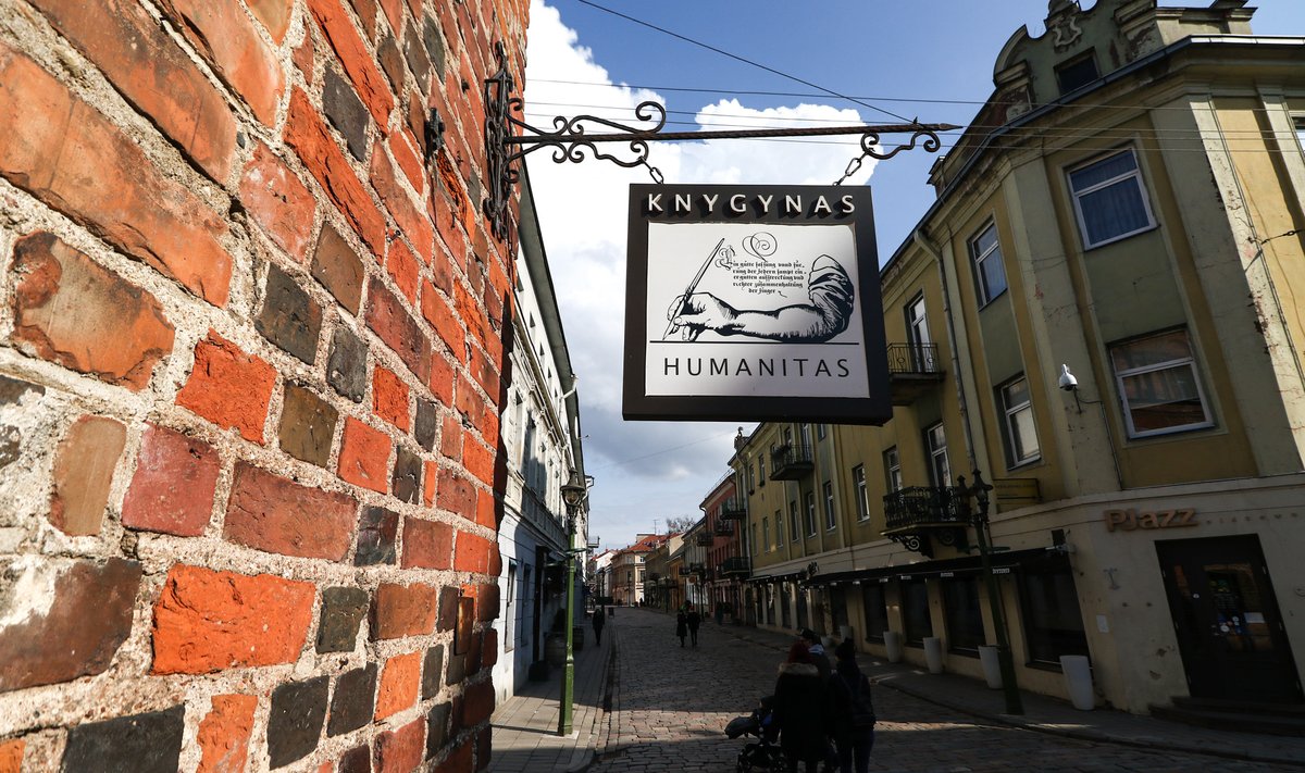 Uždaromas knygynas  „Humanitas“  Kaune