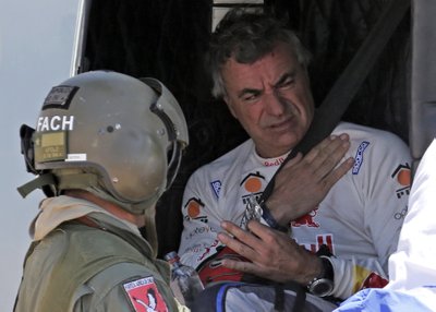Sudaužęs automobilį Carlosas Sainzas pasitraukė iš Dakaro ralio