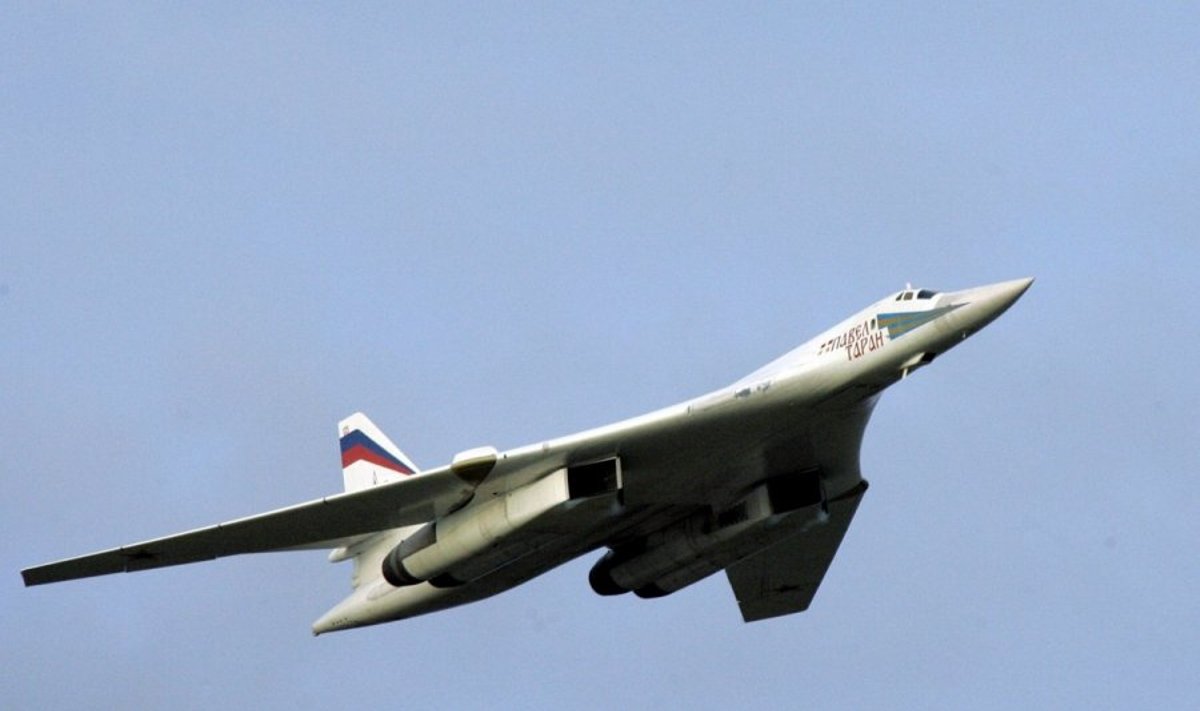 Rusijos strateginiai bombonešiai Tu-160