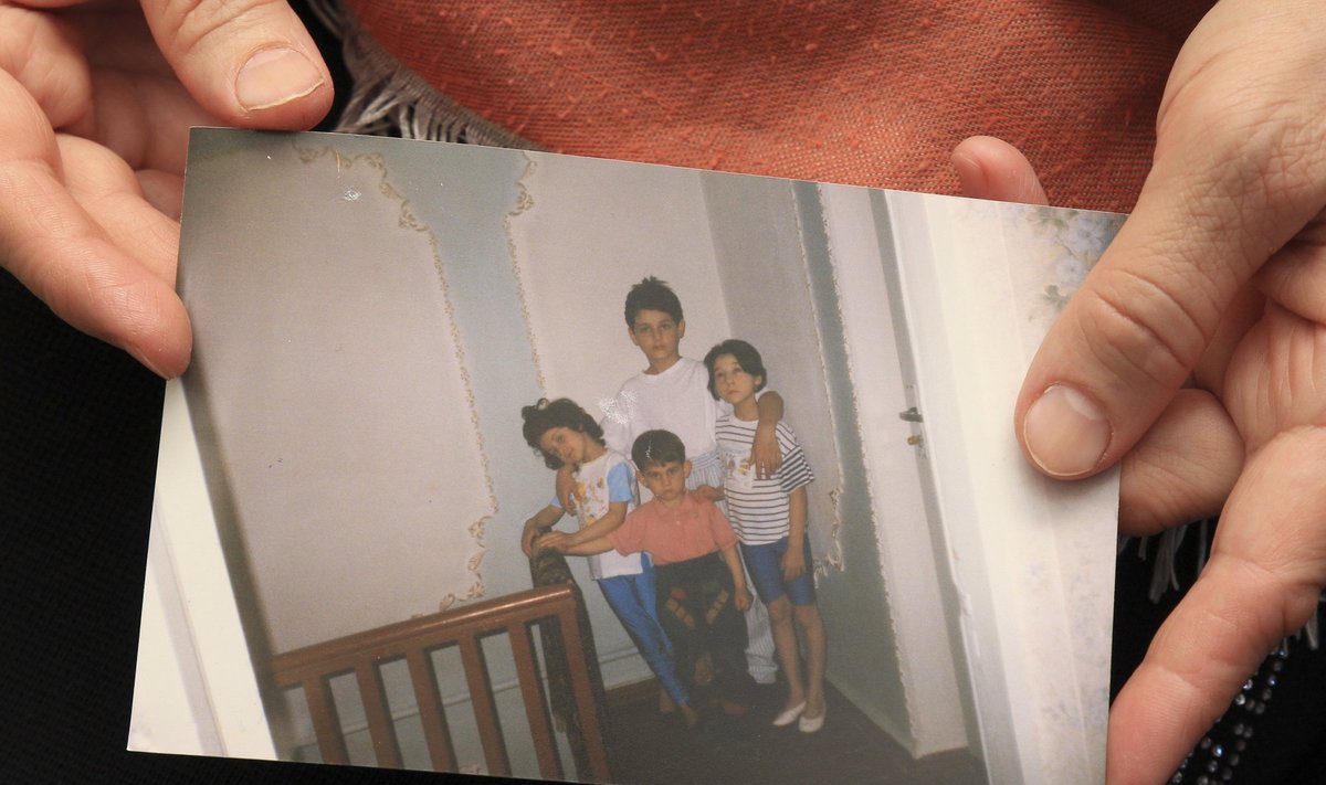 Tamerlanas ir Džocharas Carnajevai su seserimis vaikystėje