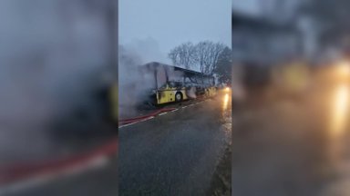 В Шилальском районе на дороге сгорел автобус