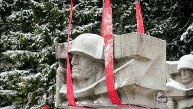 Ar kartu su sovietiniais paminklais Vilniuje naikinamos Antakalnio kapinės?