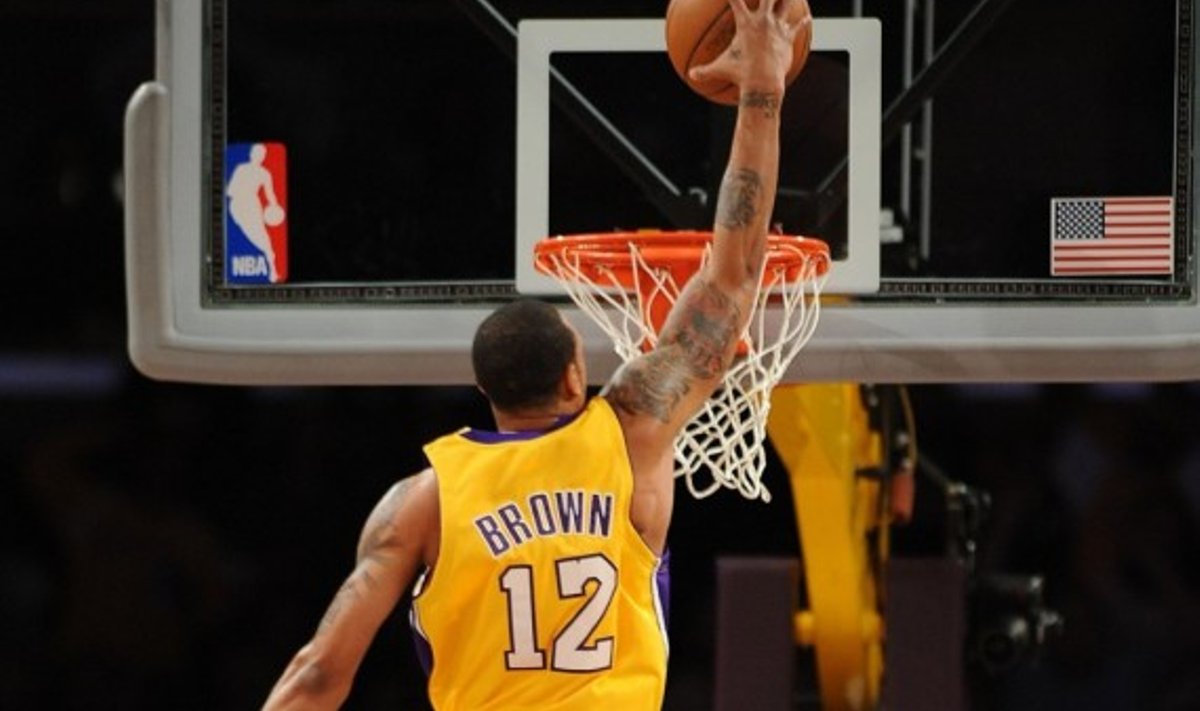 Shanonas Brownas ("Lakers")