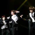 Rekordininkė Pietų Korėjos vaikinų grupė BTS vadinama šių dienų muzikos fenomenu: alpsta net lietuviai paaugliai
