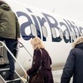 „airBaltic“ laikinai stabdo visus suplanuotus skrydžius