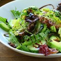 Avokadų salotos – ir alkį malšins, ir figūrą saugos