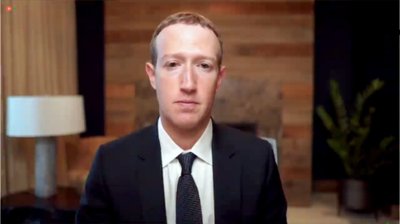 M. Zuckerbergo įkurtas Facebook susiduria su didelėmis problemomis.
