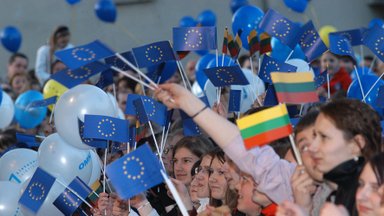 Gegužės 1 dieną Lietuva įstojo į Europos Sąjungą
