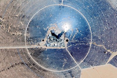 Saulės elektrinė Izraelyje iš kosmoso. S. Cristoforetti/ESA/NASA/Google Maps nuotr.