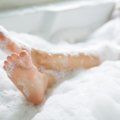 Naujas tyrimas įrodė, kad gulint karštoje vonioje sudega tiek kalorijų, kiek pusvalandį einant