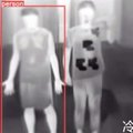 Kinų mokslininkai sukūrė apsiaustą, kuris žmogų paverčia nematomu vaizdo kameroms: tikimybė pasislėpti – net 57 proc.