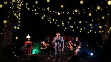 Kretingoje – naktis su muzikuojančiu jaunimu ir 1000 lempučių