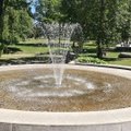 Marijampolės Poezijos parko fontanuose vaikams žaisti nėra saugu