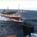 Dramatiškame vaizdo įraše – po šūvių nuskandinamas kinų žvejybinis laivas