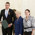 Geriausių mamų apdovanojimuose – M. Mikutavičiaus, J. Valančiūno ir J. Nainio mamos