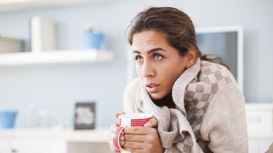 Mokslininkai paaiškino, kodėl moterys ir vyrai skirtingai jaučia aplinkos temperatūrą: nuo šiol žinosite, kodėl jums nuolat šalta