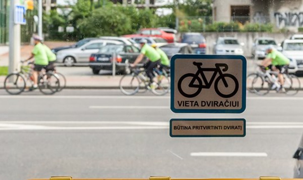 Vilniuje startavo velobusas