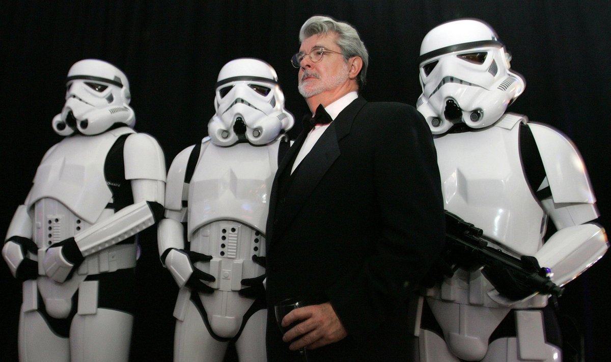 „Disney“ įsigijo „Žvaigždžių karus“ sukūrusią „Lucasfilm“. G.Lucasas su herojais.