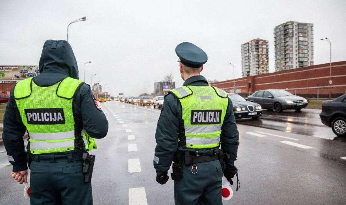 Policininkai budi Vilniaus gatvėse
