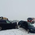 Skaudi eismo nelaimė Anykščių rajone – susidūrė BMW ir „Audi “, žuvo moteris