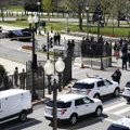 Neramumai prie JAV Kapitolijaus: automobilis rėžėsi į du policininkus, vienas iš jų mirė