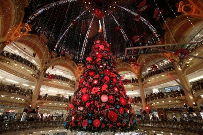 Kalėdų eglė Paryžiaus „Galeries Lafayette“ prekybos centre