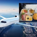 Stiuardesė įspėja: ko lėktuve gerti šiukštu negalima ir kokio maisto geriau neužsisakyti