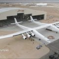 Didžiausias pasaulyje lėktuvas pirmą kartą paliko angarą
