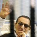 H. Mubarakui skirti treji metai kalėjimo