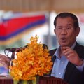 Kambodžos premjeras davė nurodymą amerikietišką ginkluotę išgabenti į sandėlius arba sunaikinti