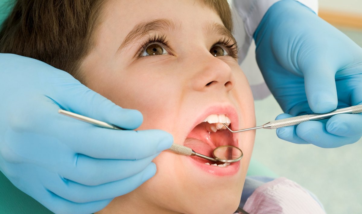 Vaikas pas dantų gydytoją