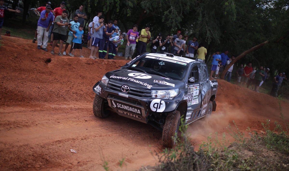 B. Vanago automobilio testai Paragvajuje