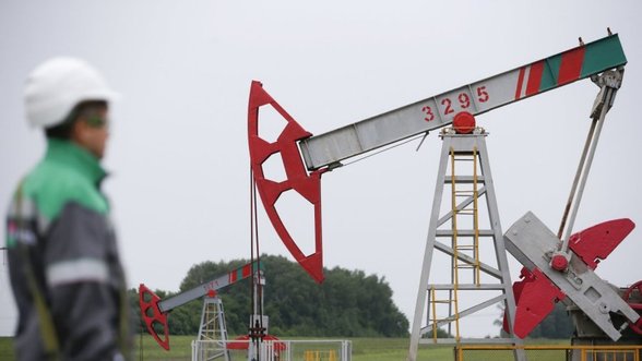 Rusijoje – nuvilianti prognozė dėl naftos