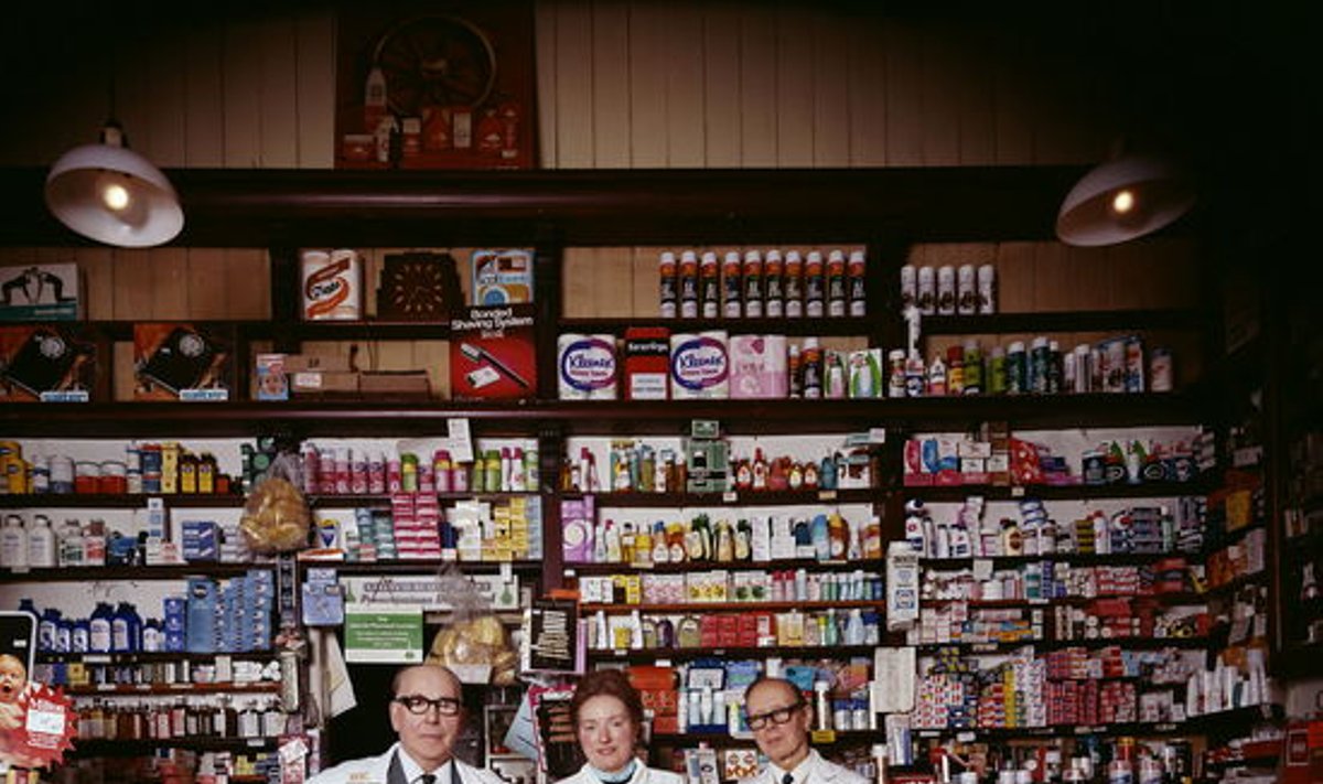 „Parduotuvėlė užsidaro. Vaistininkas“, Johno Londei nuotr.