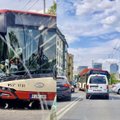 Vilniaus centre susidūrė troleibusas ir „Toyota“: po smūgio nukrito ir susižalojo keleivė